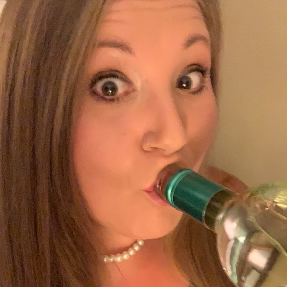 Meet your Posher, Melissa - Picture 1 of 1